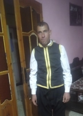Azzdine, 31, People’s Democratic Republic of Algeria, Constantine