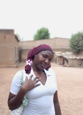 Rahina Nikiema из Ouagadougou 19 лет