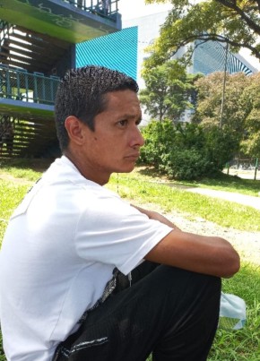 Manfred, 32, República de Costa Rica, San José (San José)