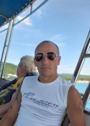 Александр из Новочеркасска 43 года