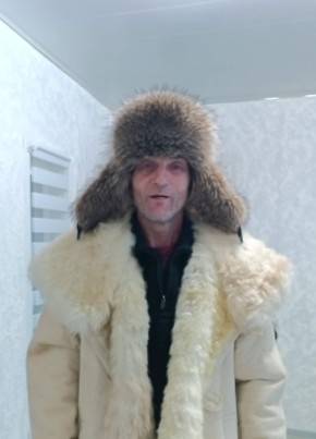 Дмитрий из Новоалтайска 52 года