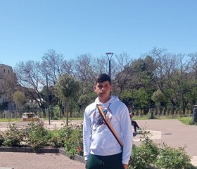جواد, 18, Adrano