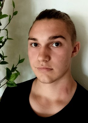 Кирилл из Бокситогорска 18 лет