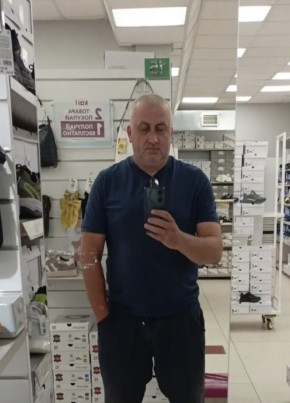 Роман из Каменск-Шахтинския 46 лет