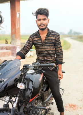 Akash, 20, India, Mau (State of Uttar Pradesh)