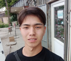 Stalbek, 20, Bishkek