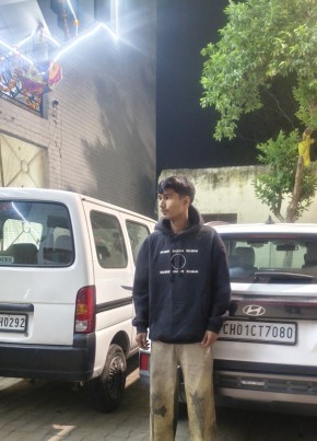 Mayank Singh из Chandigarh 20 лет