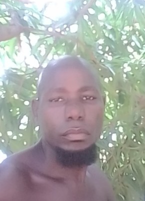 Justino benjamim, 32, República de Moçambique, Vila-de-Santiago-Maior