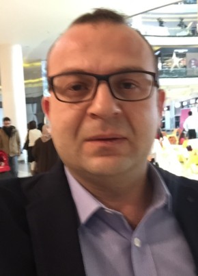 Farik Farik, 43, Türkiye Cumhuriyeti, Bursa