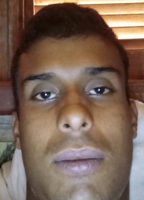 Carlos Alexandre из Cascavel (Paraná) 18 лет