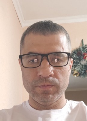 Максим, 40, Россия, Усинск