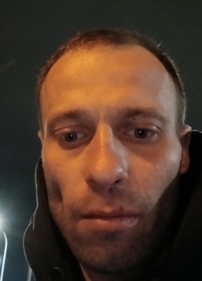 Adrian из Piastów 34 года