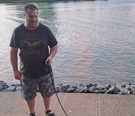 Gav, 50, Maryborough