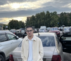 Samandar, 21, Korolev