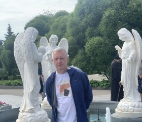 Konstantin, 58, Moscow