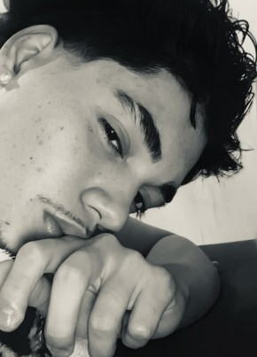 Luis из Louveira 23 года