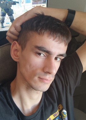 Даня из Каменск-Уральския 22 года