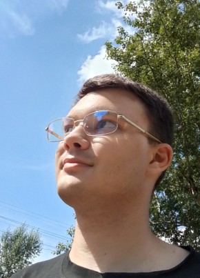 Кирилл из Новосибирска 22 года
