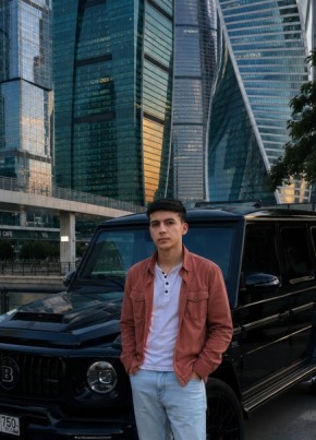 Коля из Москвы 22 года