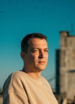 Андрей из Омска 44 года