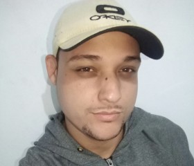 Vinicius, 23 года, Macaé