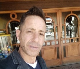 Centos, 45, Monterusciello