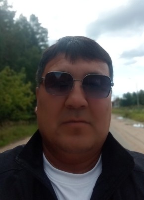 Аскар из Павловского Посада 18 лет