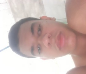 Victor, 20, Salvador