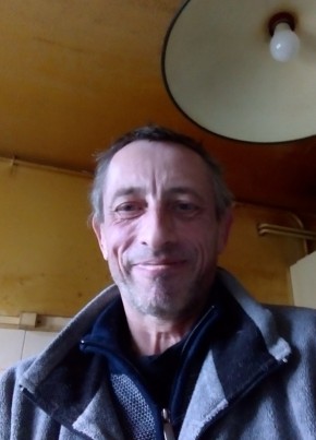 Carlier, 55, République Française, Compiègne