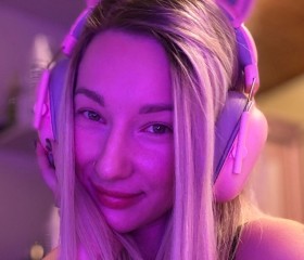 Sasha, 18, Los Angeles