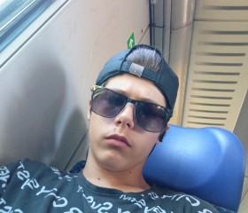 István, 18, Tiszaluc