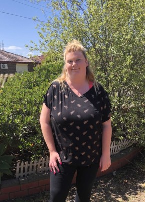 Sarah, 29, Australia, Taylors Lakes