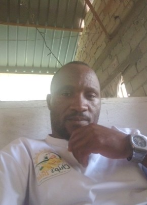 Etoundi Rodrigue из Yaoundé 32 года
