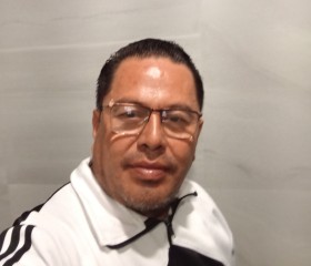 Luis, 46, Leon