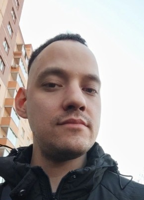 Евгений Валяев из Кингисеппа 31 год