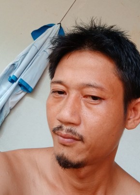 Kriangkrai, 38, ราชอาณาจักรไทย, กรุงเทพมหานคร