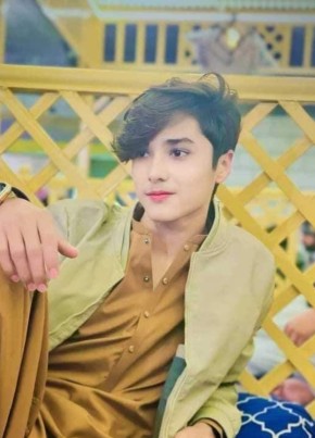 Malik. Tariq, 19, پاکستان, مُظفّرگڑھ‎