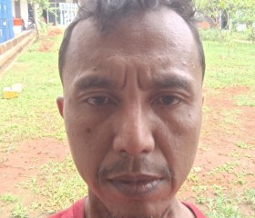 Tommi saputra, 47, Jakarta