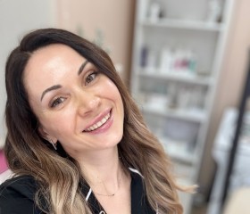 Kseniia, 47, Zurich