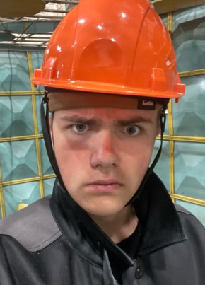 тима из Ачинска 18 лет