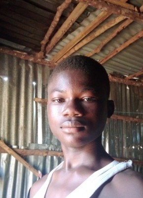 Alhassan, 19, Sierra Leone, Freetown
