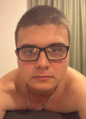 кирилл из Саратова 20 лет