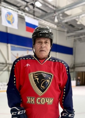 Олег из Хосты 61 год