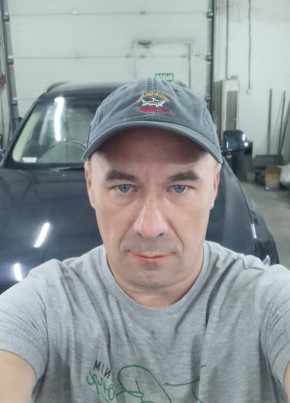 Максим из Москвы 51 год