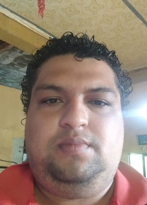 Javier, 31, República del Ecuador, Santa Rosa