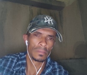 boyka, 43, Mascara