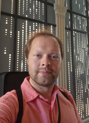 Andrew из 深圳市 33 года