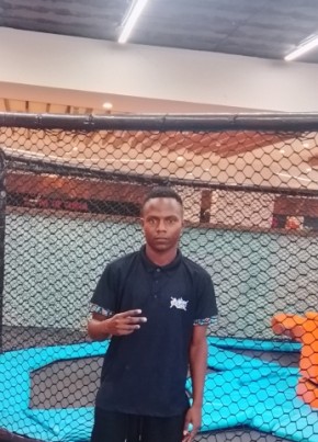 Dan из Nairobi 24 года