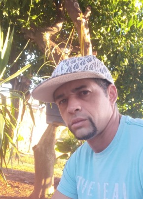 Adriano из Sata Bárbar dOeste 39 лет