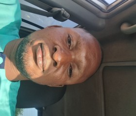 LAURENT, 43, Ouidah